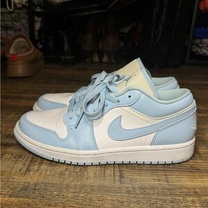 Nike Air Jordan 1 Low in Ice Blue